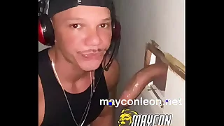 MAMANDO UM SUPER PAU NO GLORY HOLE DA LAN CRUISING